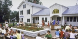 Classic Pictures Present What It Was Wish to Eat at McDonald’s within the Eighties